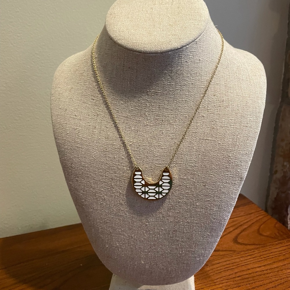 Stella and Dot Pendant Necklace